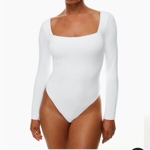Aritzia Babaton Contour Square Neck Bodysuit